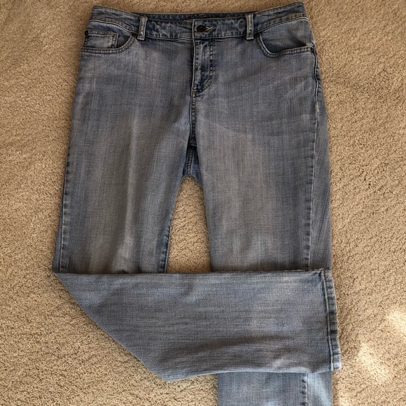 The Perfect Jeans - Chico’s Platinum straight-leg jeans in medium blue - Picture 6 of 12